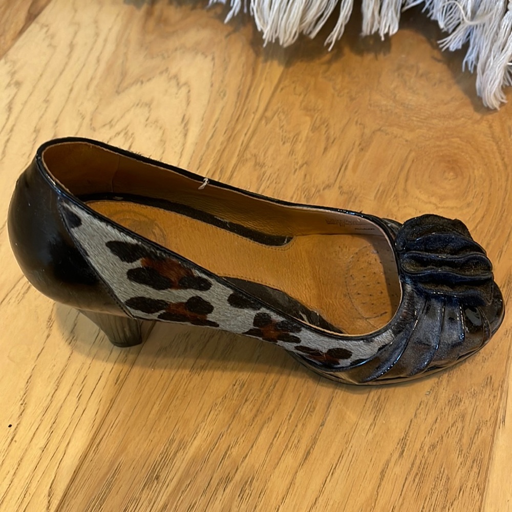 Worn once or twice. Please see pictures - for details